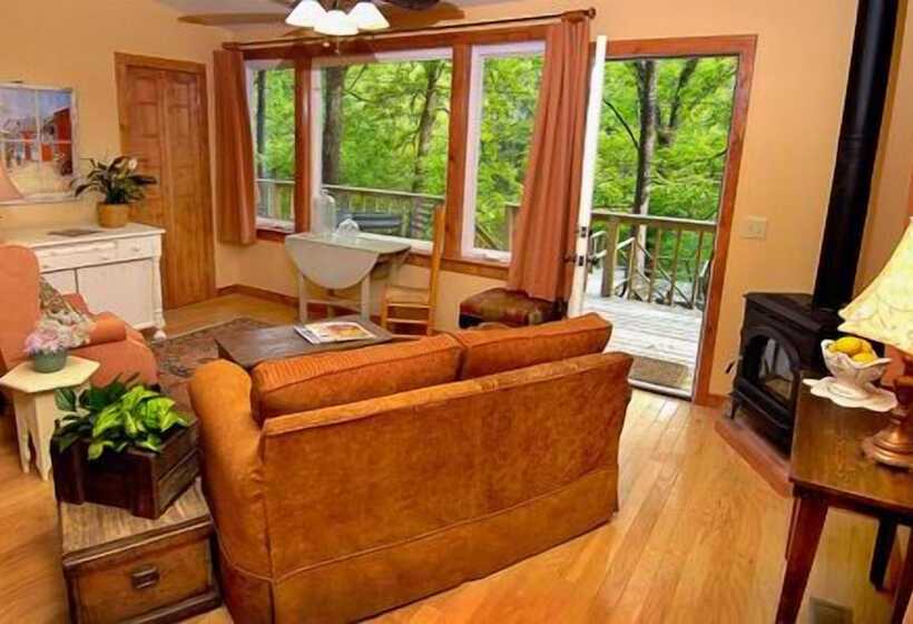 هتل Lake Lucerne Resort & Ranch