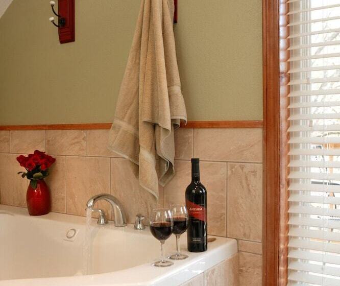 هتل Lake Lucerne Resort & Ranch