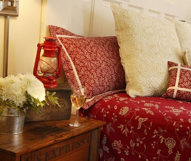 هتل Lake Lucerne Resort & Ranch