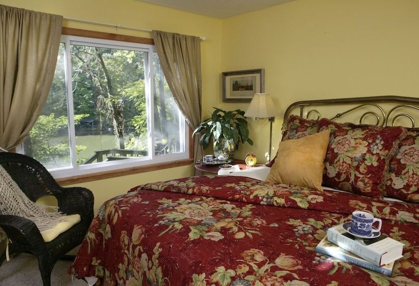 هتل Lake Lucerne Resort & Ranch