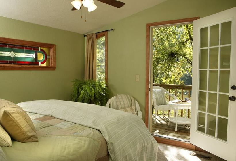 هتل Lake Lucerne Resort & Ranch