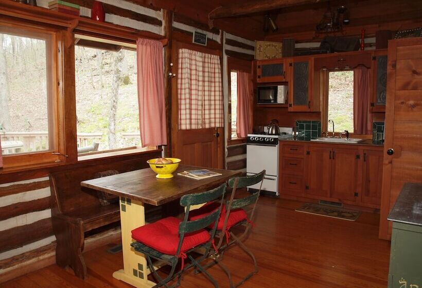 هتل Lake Lucerne Resort & Ranch