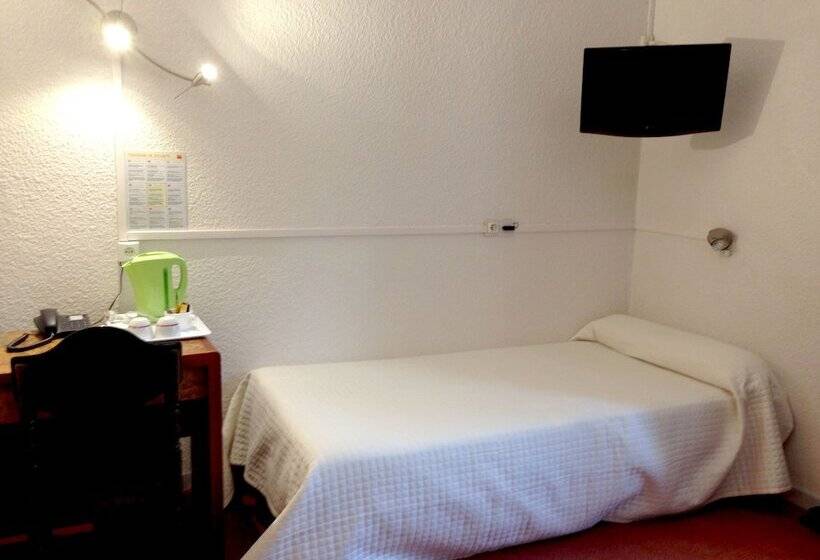 ホテル Logis Hôtel Chez La Mère Dépalle