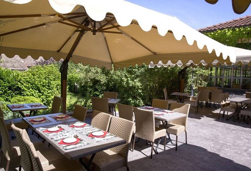 Отель Logis Hôtel Le Pré Serroux