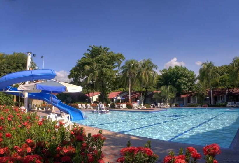 ホテル Los Puentes