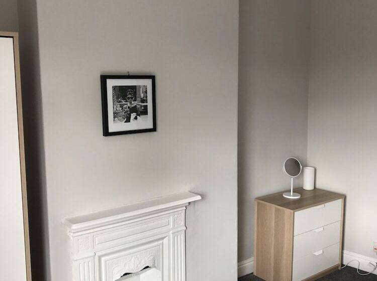 ホテル Lowton Lodge