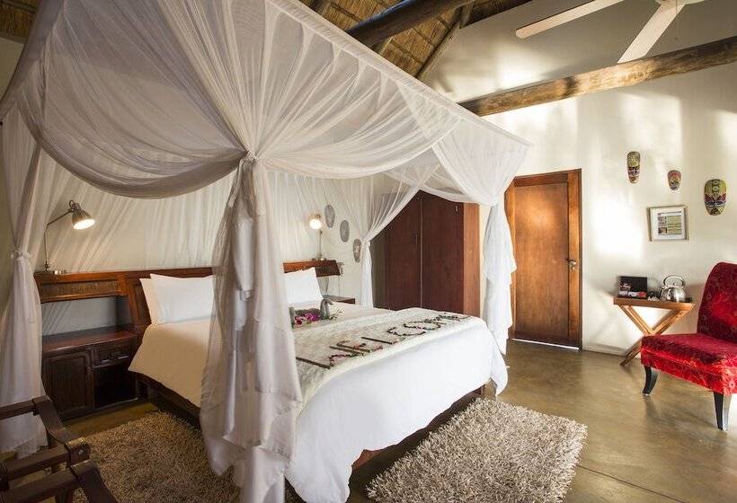 Отель Naledi Lodges