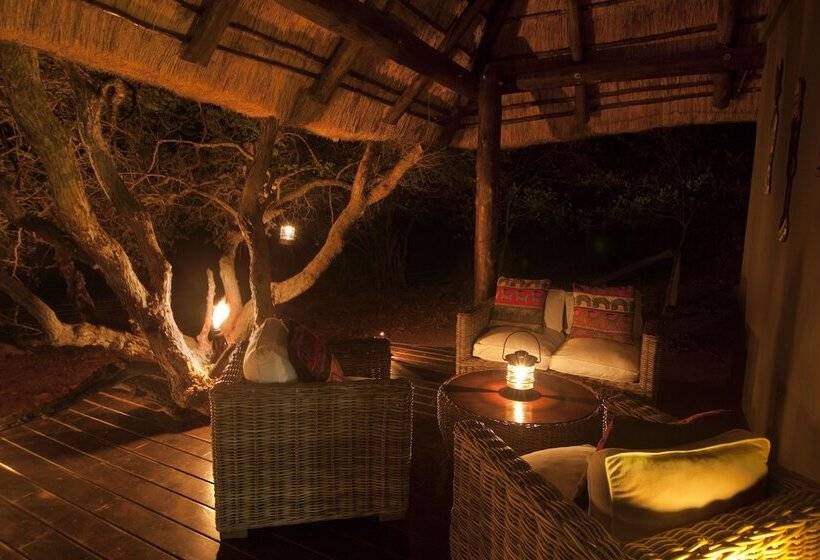 Отель Naledi Lodges