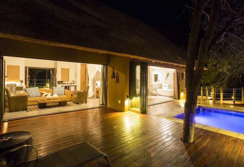 Отель Naledi Lodges