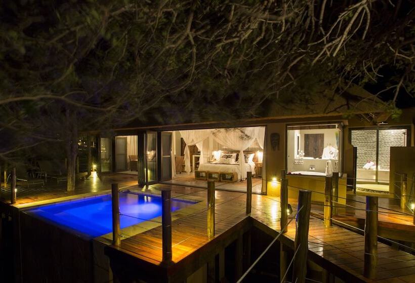 Отель Naledi Lodges