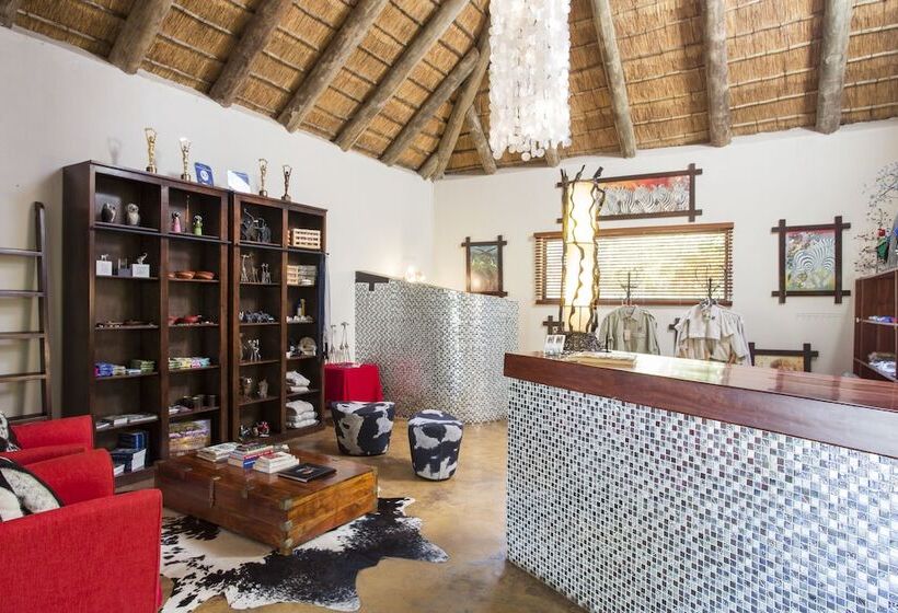 Отель Naledi Lodges