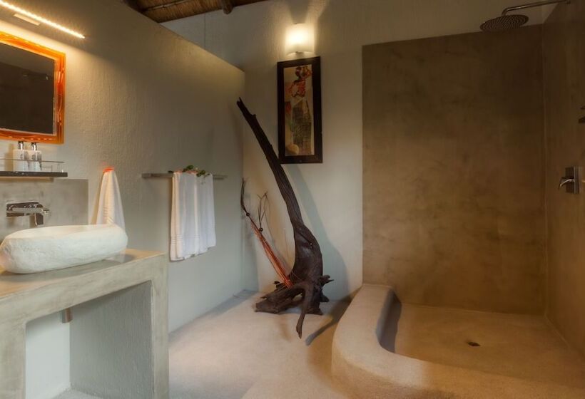 Отель Naledi Lodges