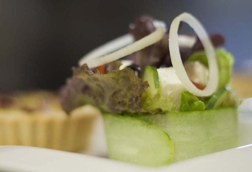 Отель Naledi Lodges