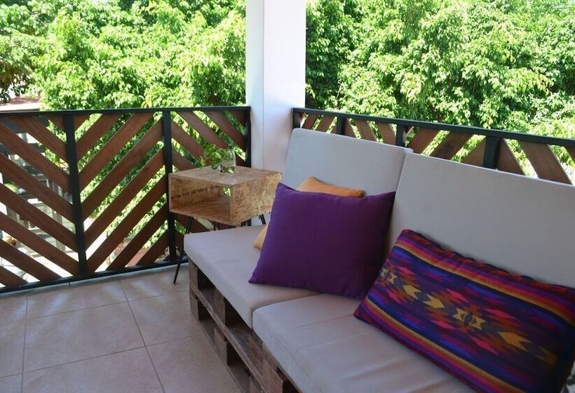 هتل Nao Beach House