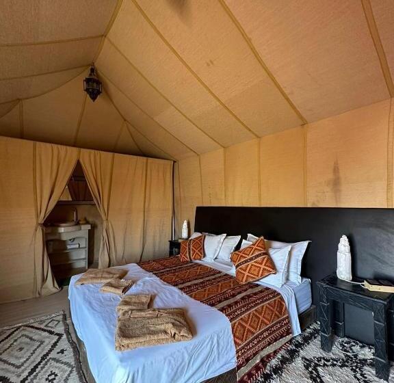 בית מלון כפרי Luxurious Desert Camp
