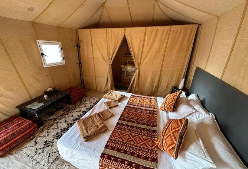 בית מלון כפרי Luxurious Desert Camp