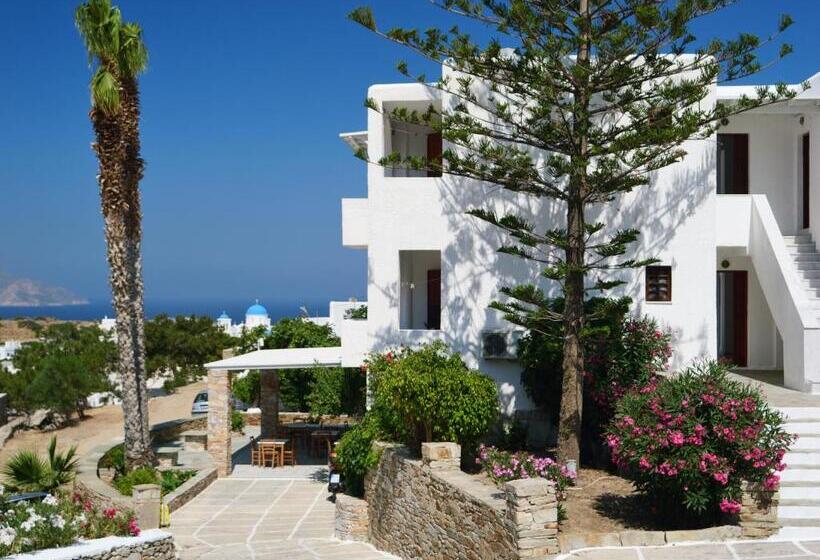 هتل Ios Resort