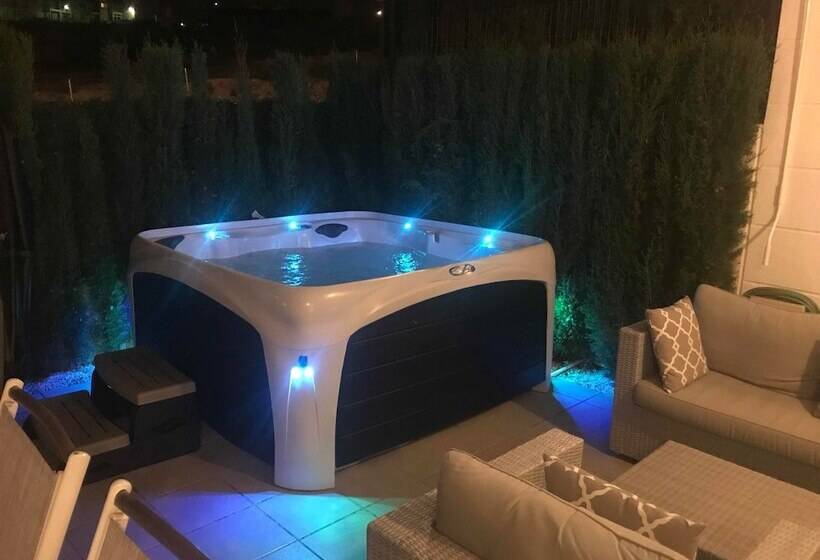 Отель Nova Beach Apartment