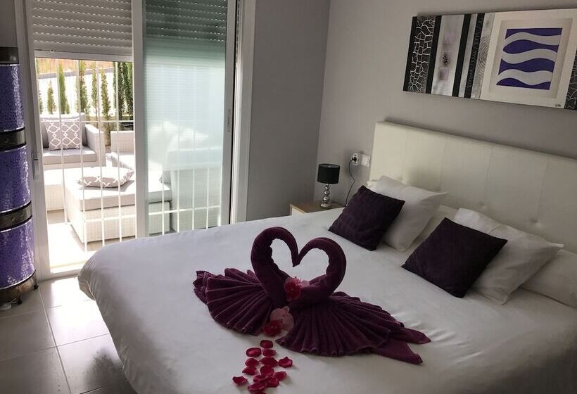 Отель Nova Beach Apartment