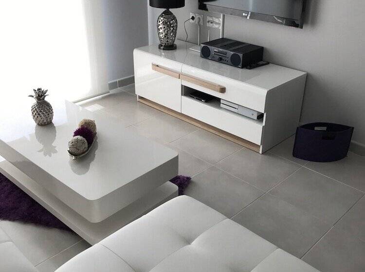 Отель Nova Beach Apartment