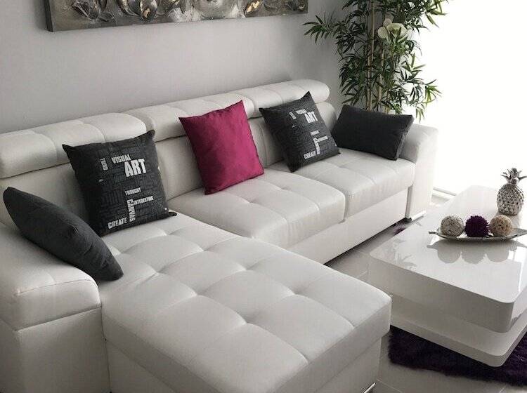 Отель Nova Beach Apartment