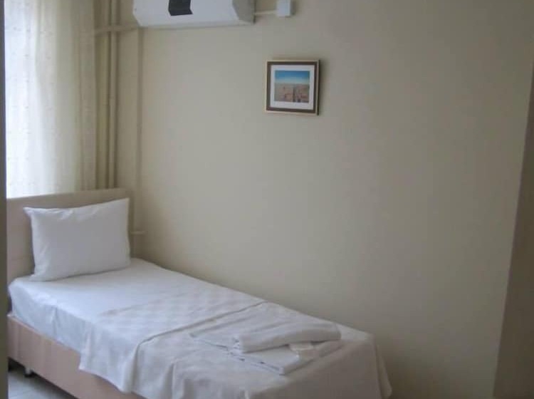 בית מלון כפרי Saral