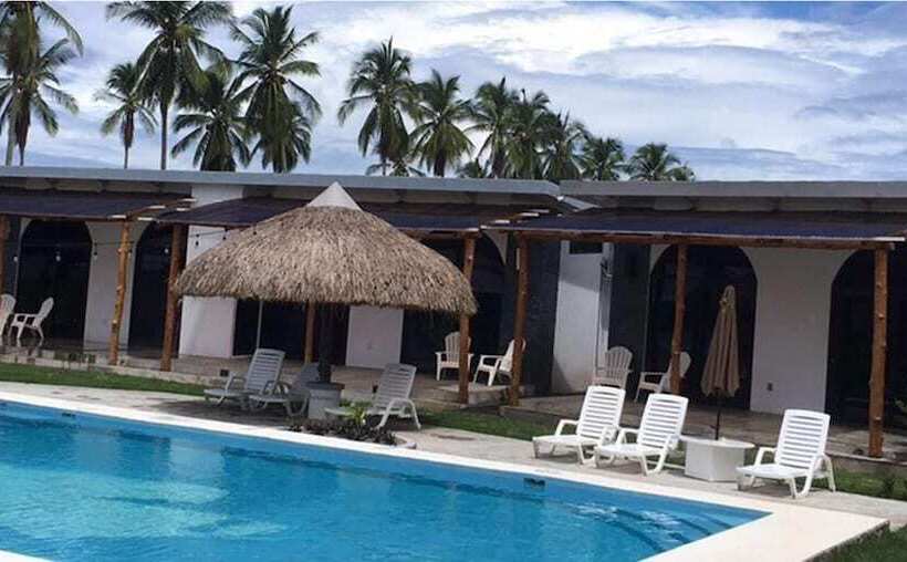 호텔 Show Pony Beach Resort