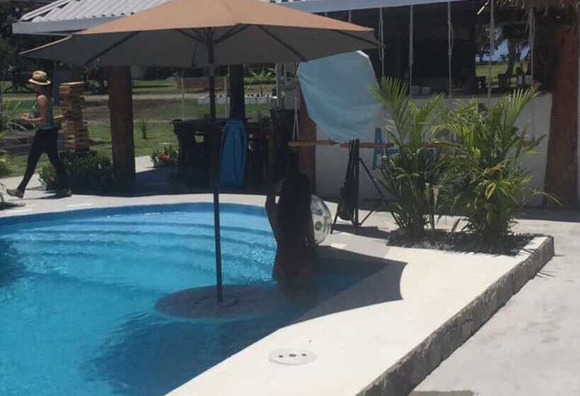 Отель Show Pony Beach Resort