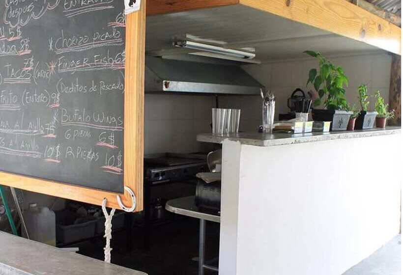 호텔 Show Pony Beach Resort