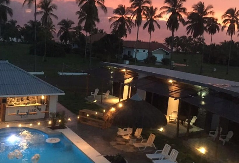 호텔 Show Pony Beach Resort