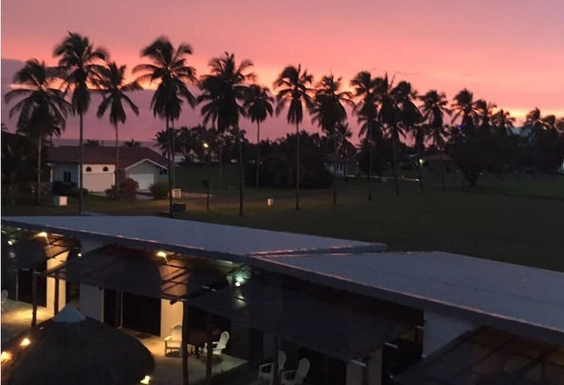 호텔 Show Pony Beach Resort