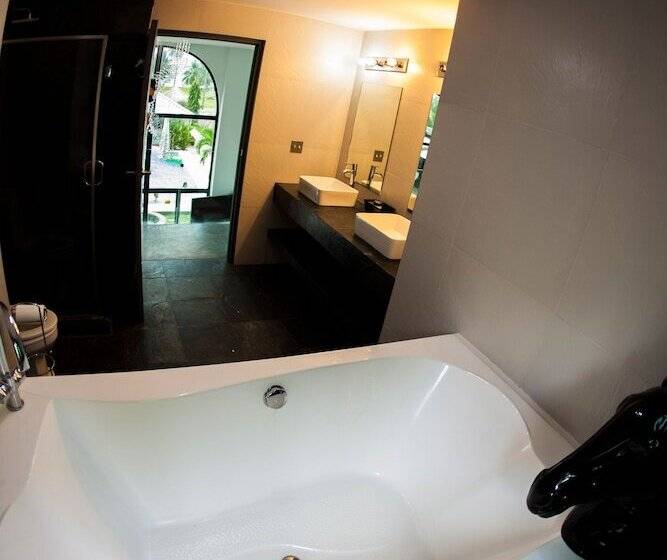 호텔 Show Pony Beach Resort