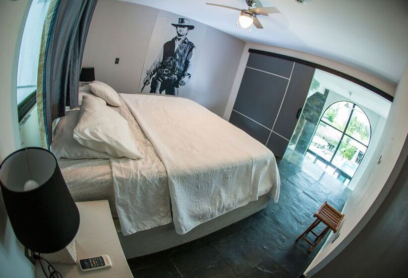 호텔 Show Pony Beach Resort