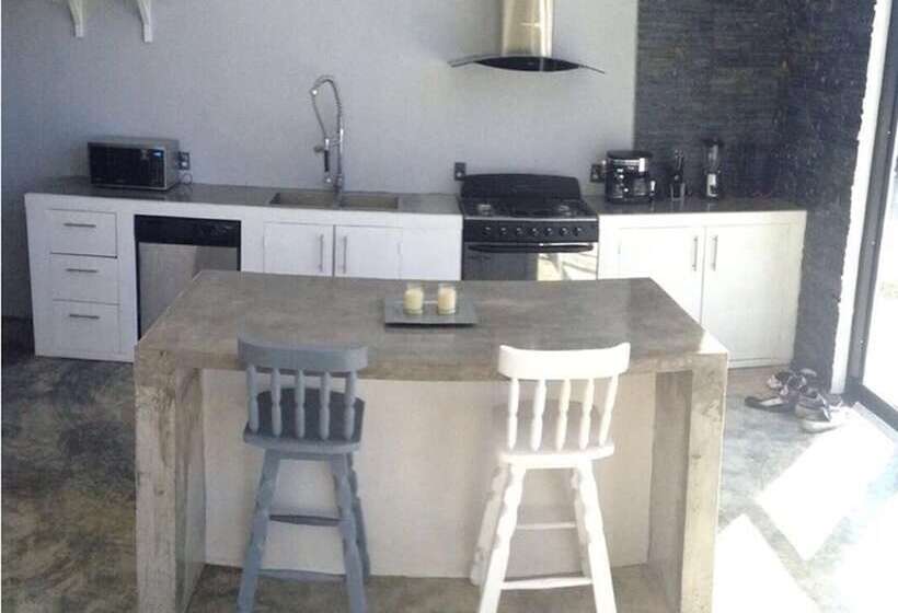 호텔 Show Pony Beach Resort