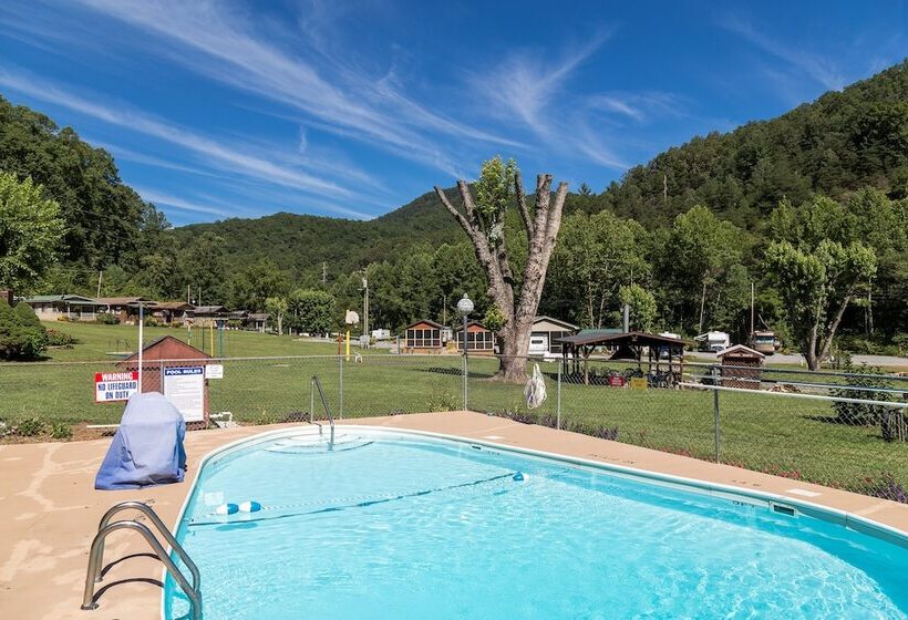 בית מלון כפרי Sun Retreats Nantahala