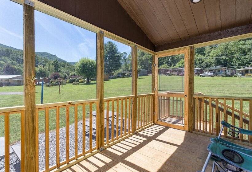 בית מלון כפרי Sun Retreats Nantahala