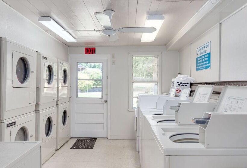 בית מלון כפרי Sun Retreats Nantahala