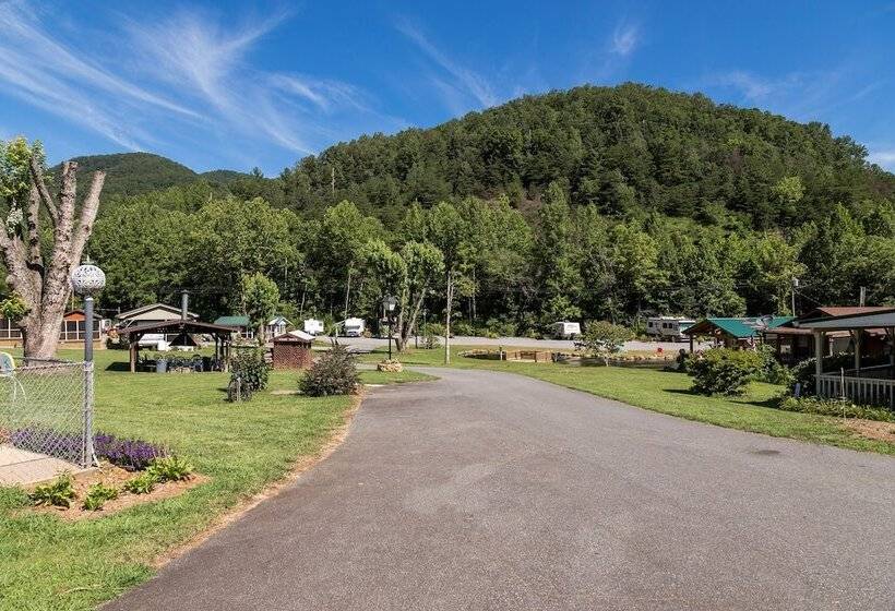 בית מלון כפרי Sun Retreats Nantahala