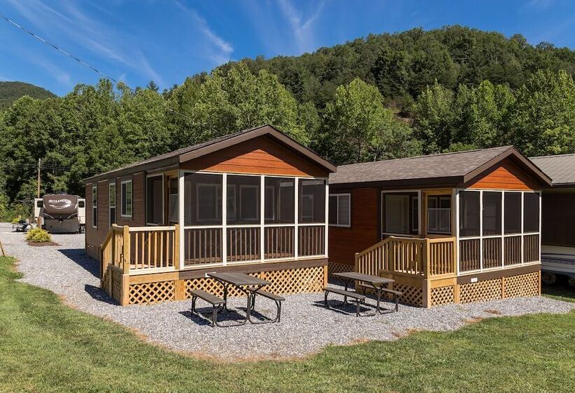 בית מלון כפרי Sun Retreats Nantahala