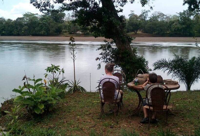 فندق Tapir Lodge