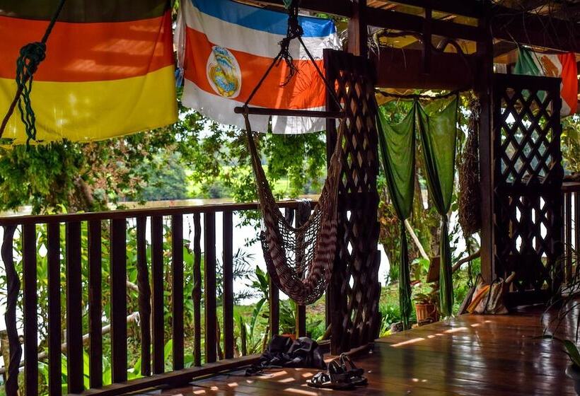 فندق Tapir Lodge