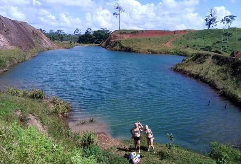 فندق Tapir Lodge