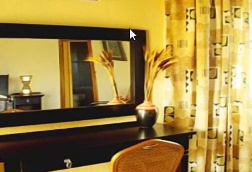 בית מלון כפרי Tiveka Game Lodge