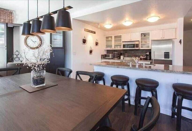 فندق Village 2230 White Mountain Lodge