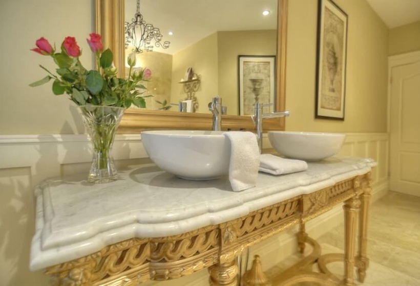 Lakeview Lodge Bed And Breakfast