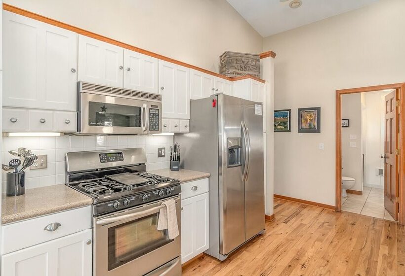 Lazy Elk Retreat 3 Br Cabin