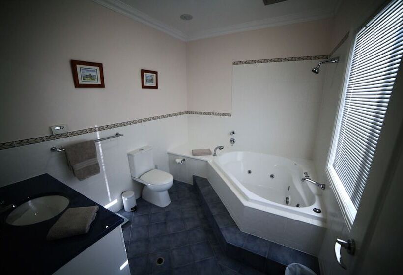 Lochnagar Barossa   Adults Only