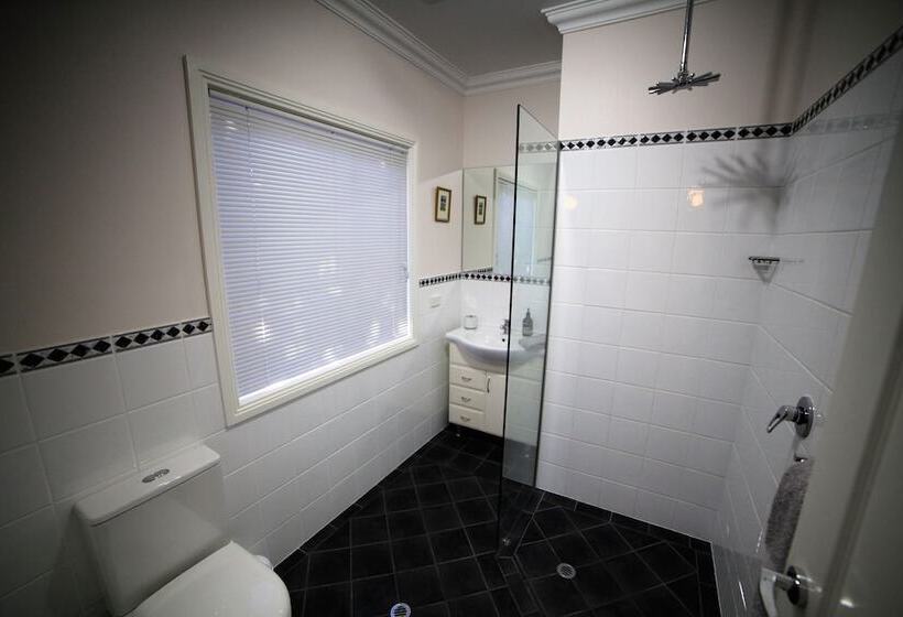 Lochnagar Barossa   Adults Only