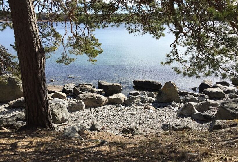 Lövhagens Café & Vandrarhem