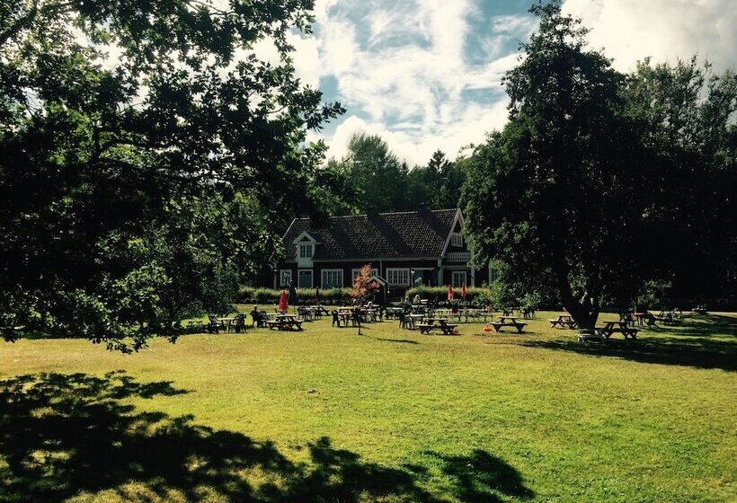 Lövhagens Café & Vandrarhem